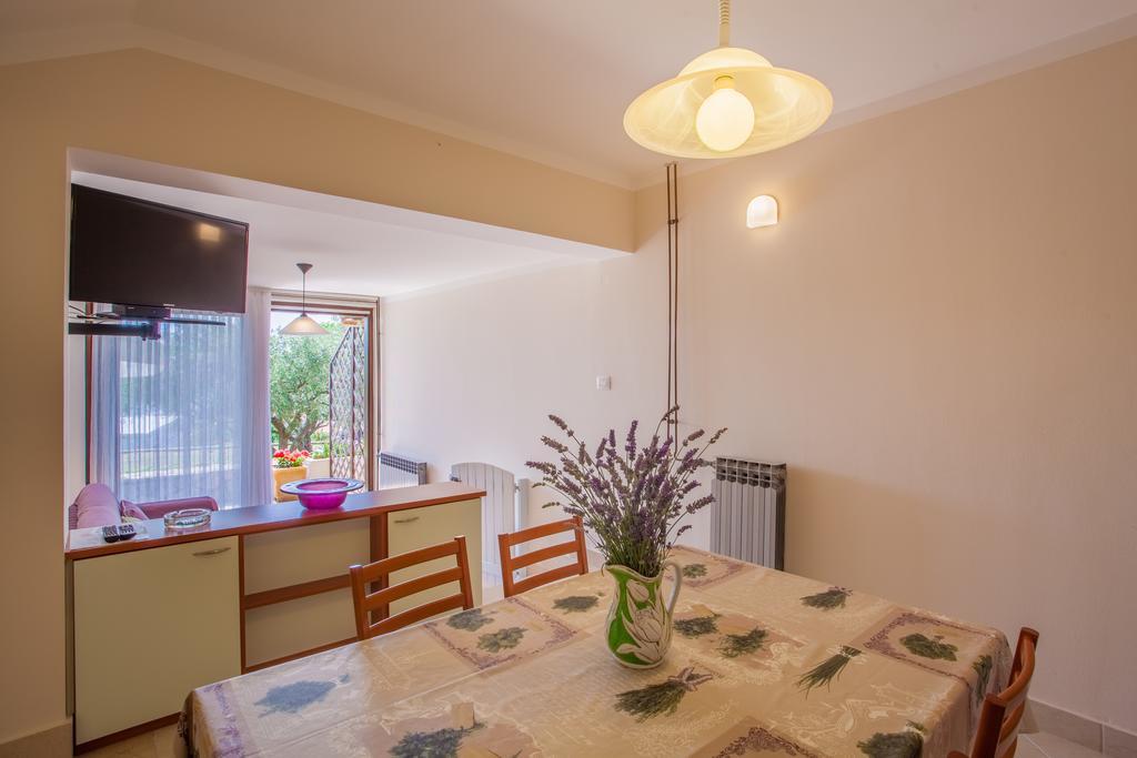 Apartments Ljubo & Lili Cres Extérieur photo