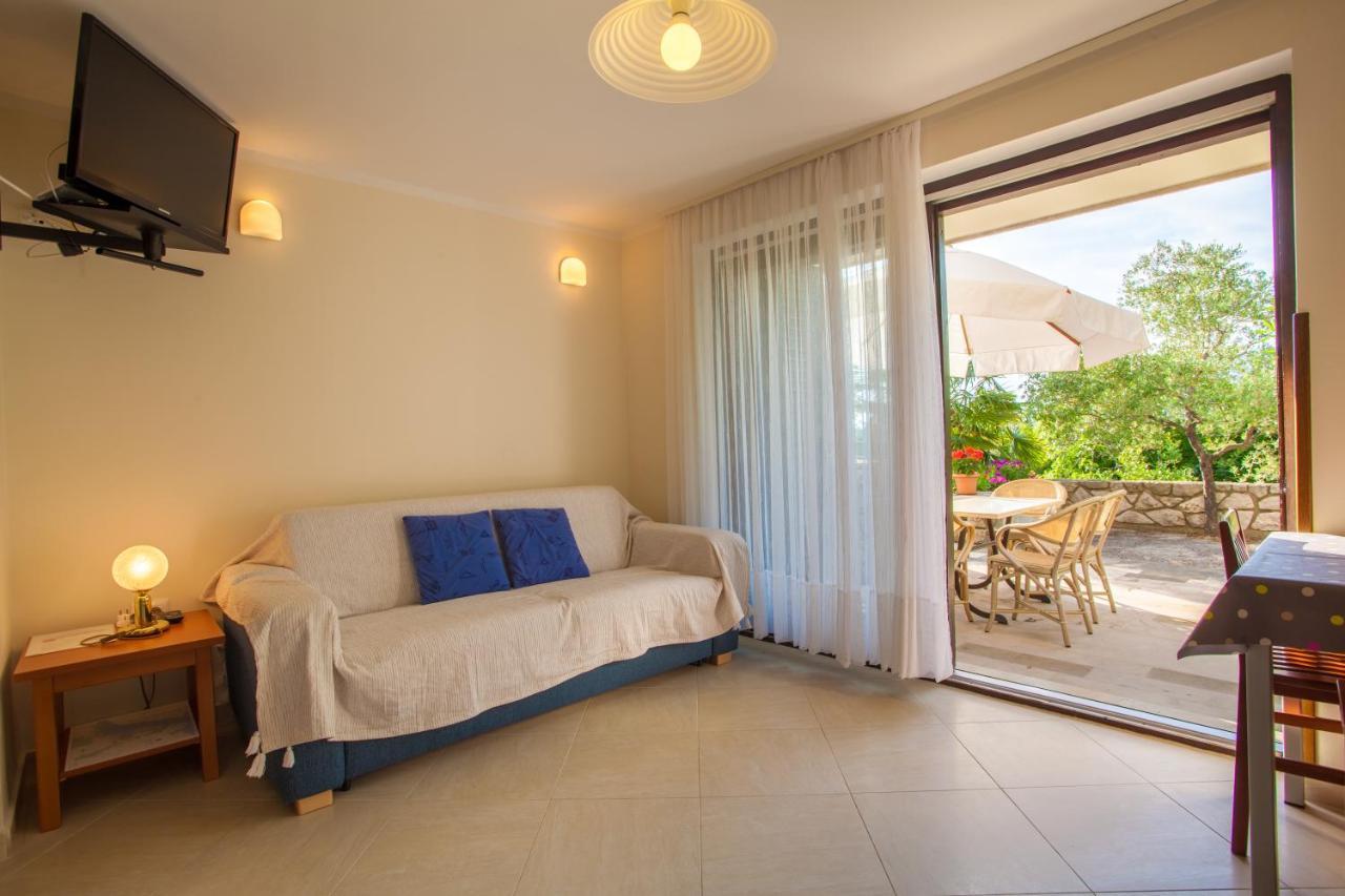 Apartments Ljubo & Lili Cres Extérieur photo